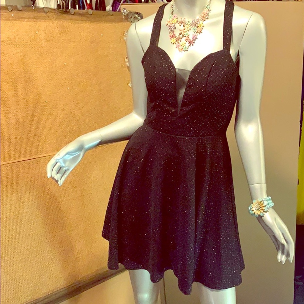 Windsor  sparkle mini dress NWT Size 5 sparkle ❇️